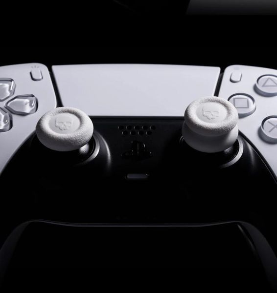 Накладки на стики Skull & Co. White (6в1) для геймпадов Sony DualSense PS5 / DualShock PS4 / Pro Controller 1239 фото